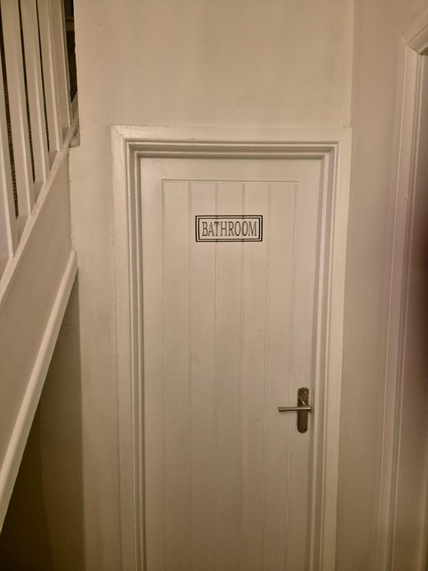 Accomadation Wrexham Esterno foto