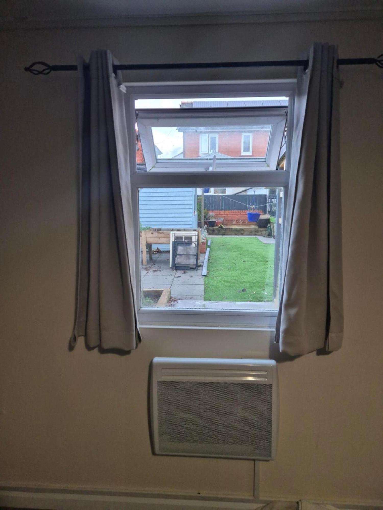 Accomadation Wrexham Esterno foto