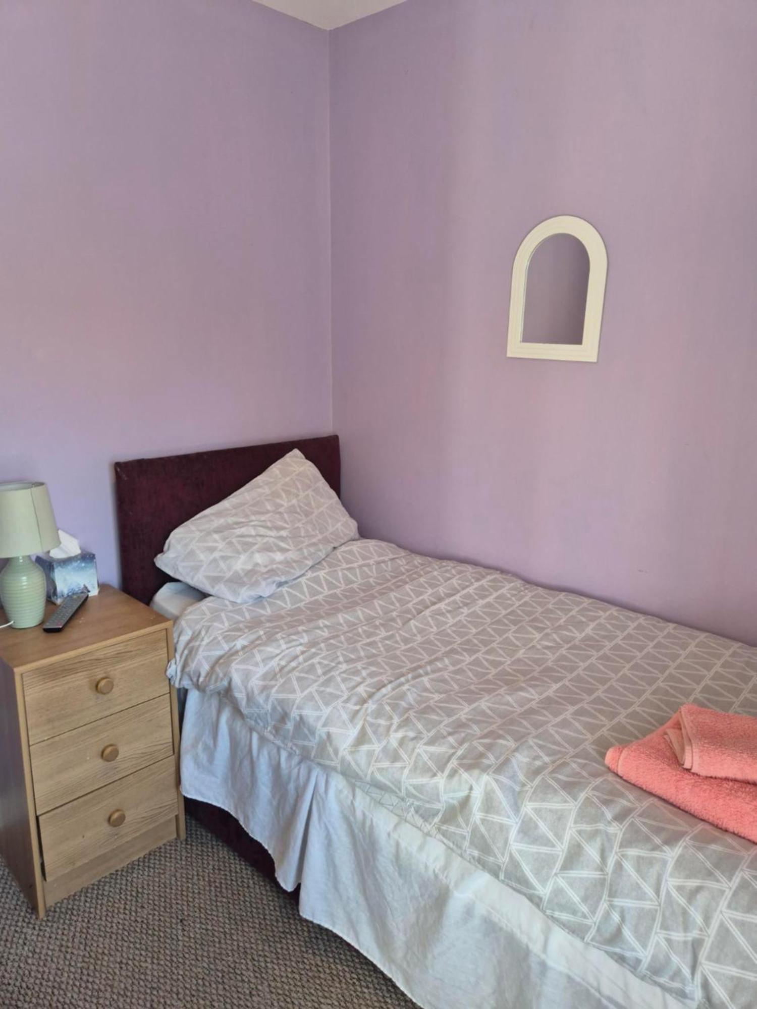 Accomadation Wrexham Esterno foto