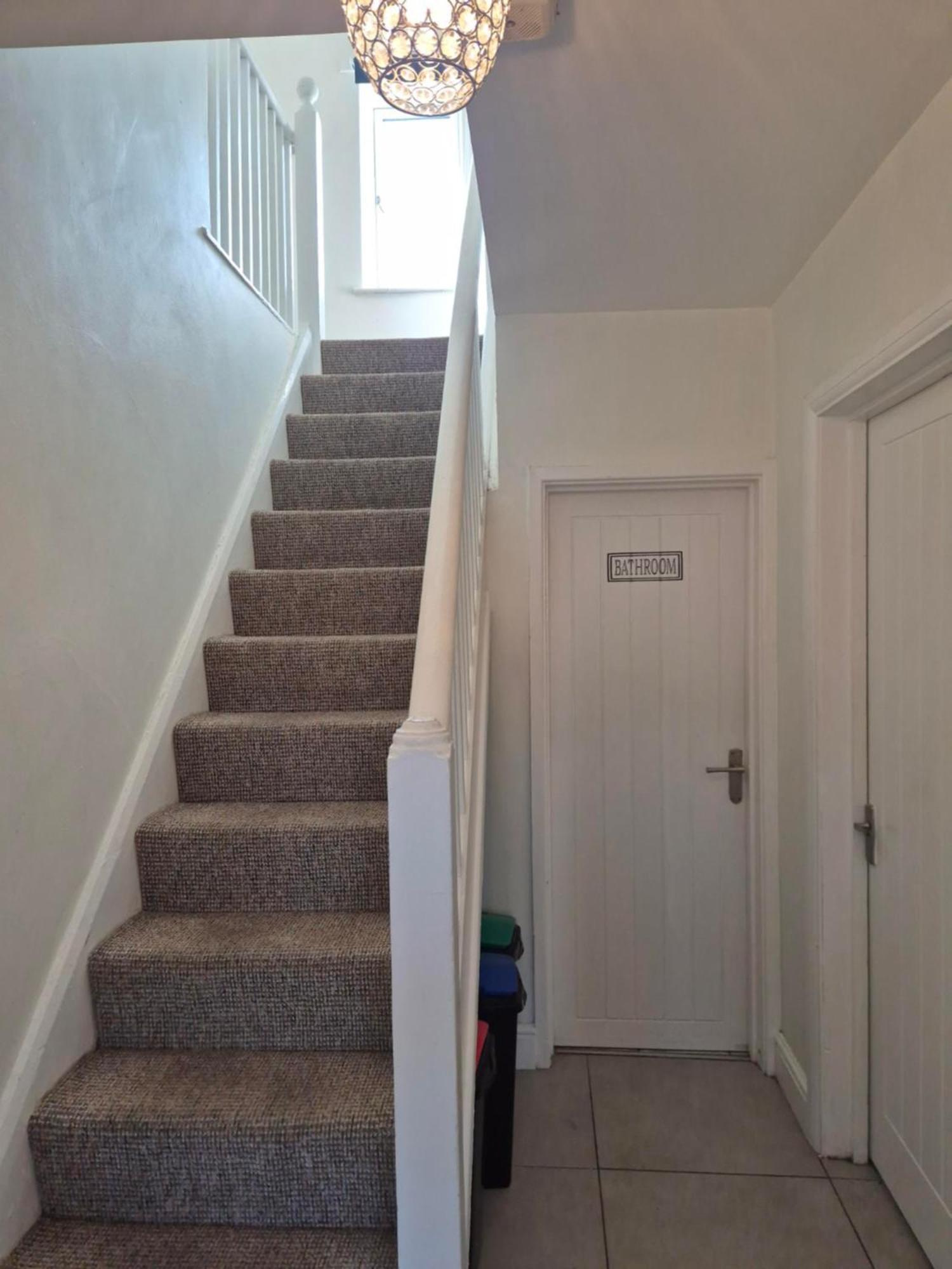 Accomadation Wrexham Esterno foto