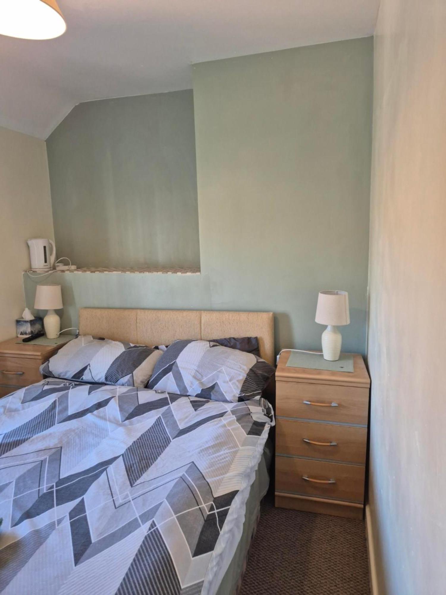 Accomadation Wrexham Esterno foto