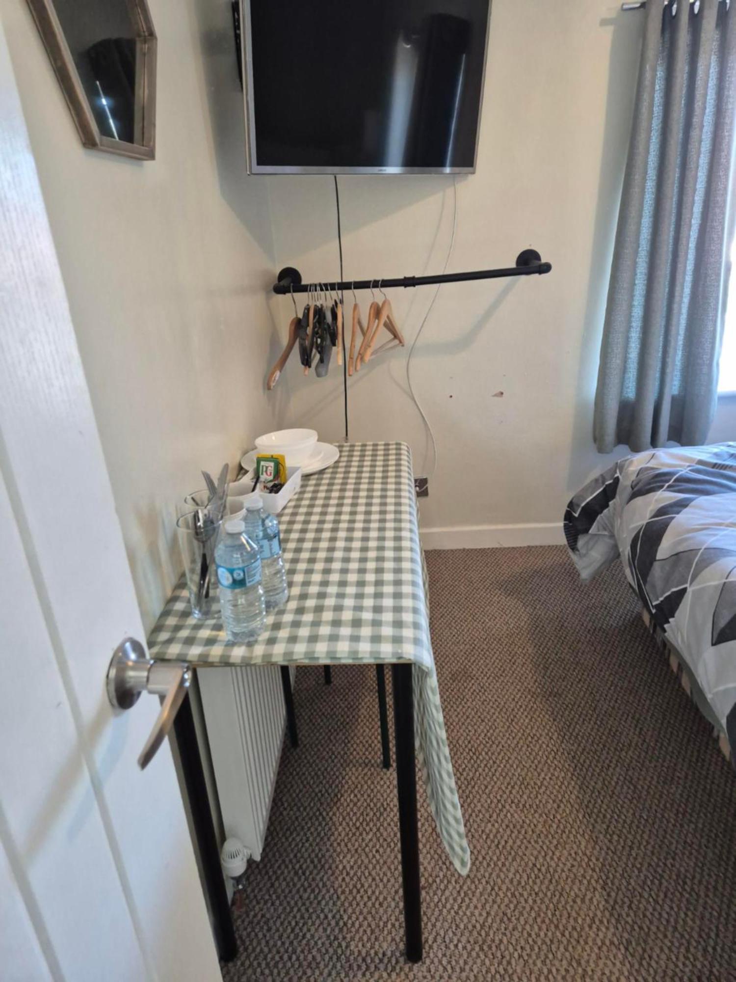 Accomadation Wrexham Esterno foto