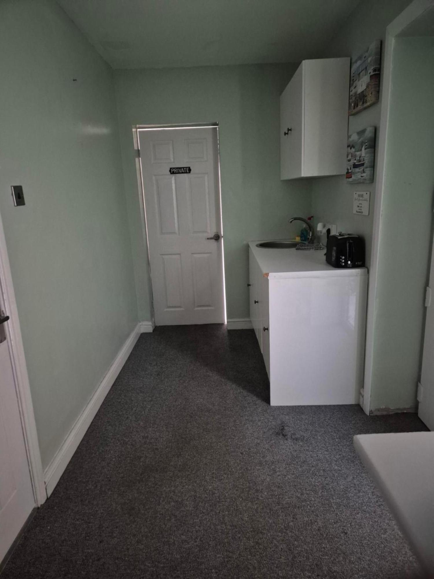 Accomadation Wrexham Esterno foto