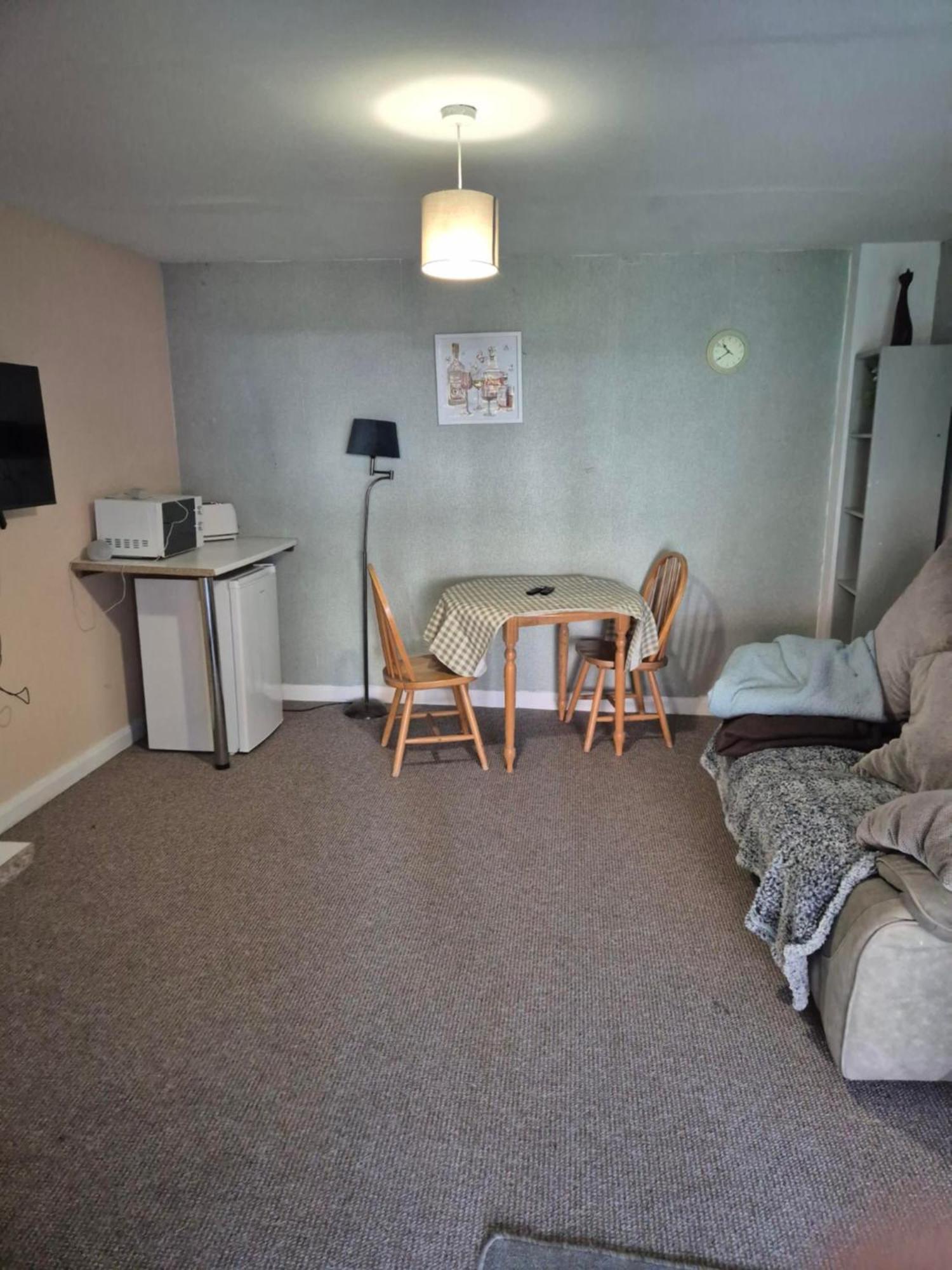 Accomadation Wrexham Esterno foto