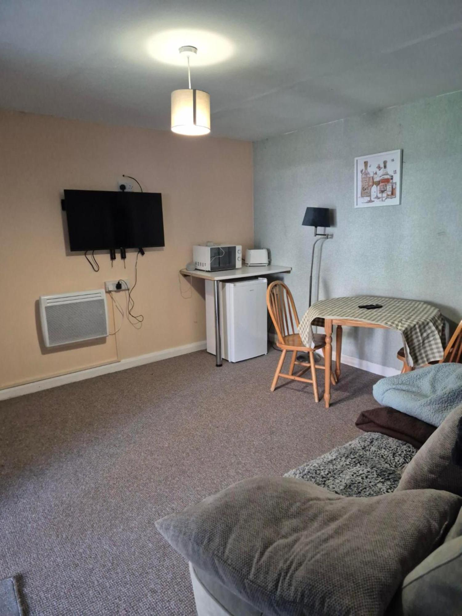 Accomadation Wrexham Esterno foto