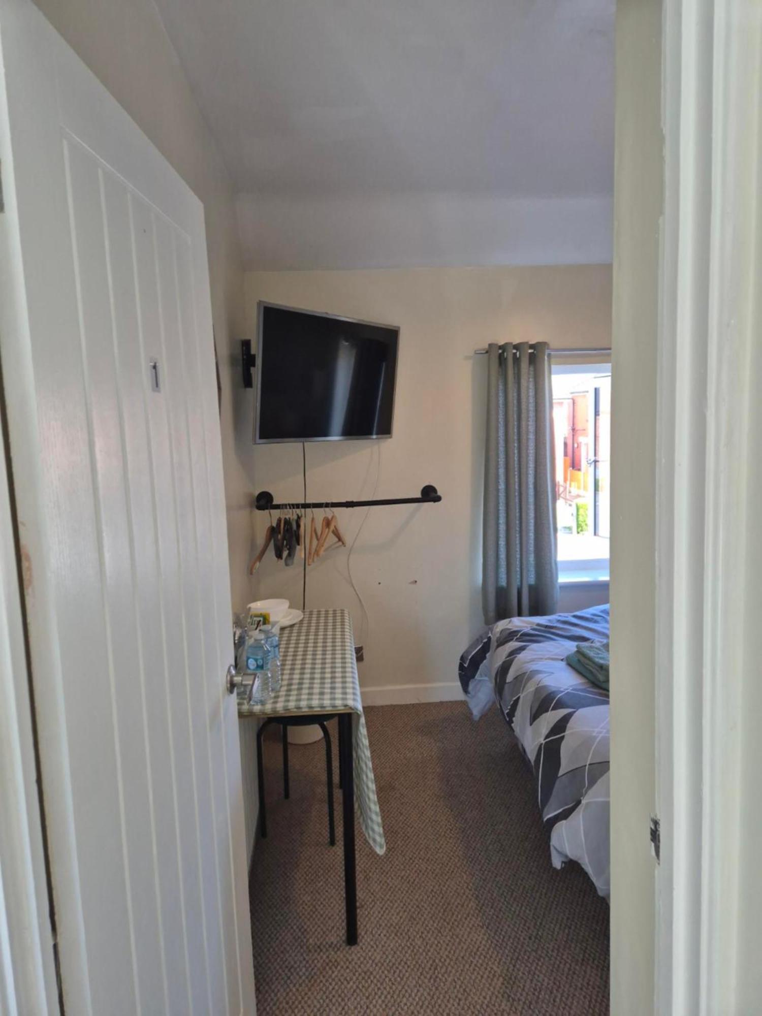 Accomadation Wrexham Esterno foto