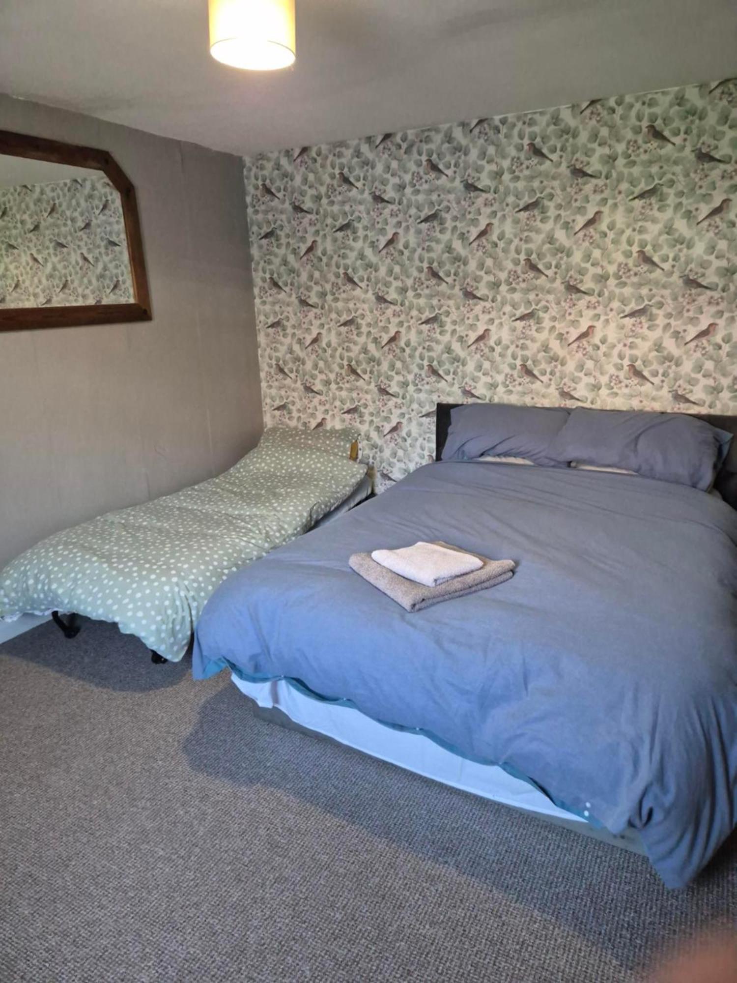 Accomadation Wrexham Esterno foto