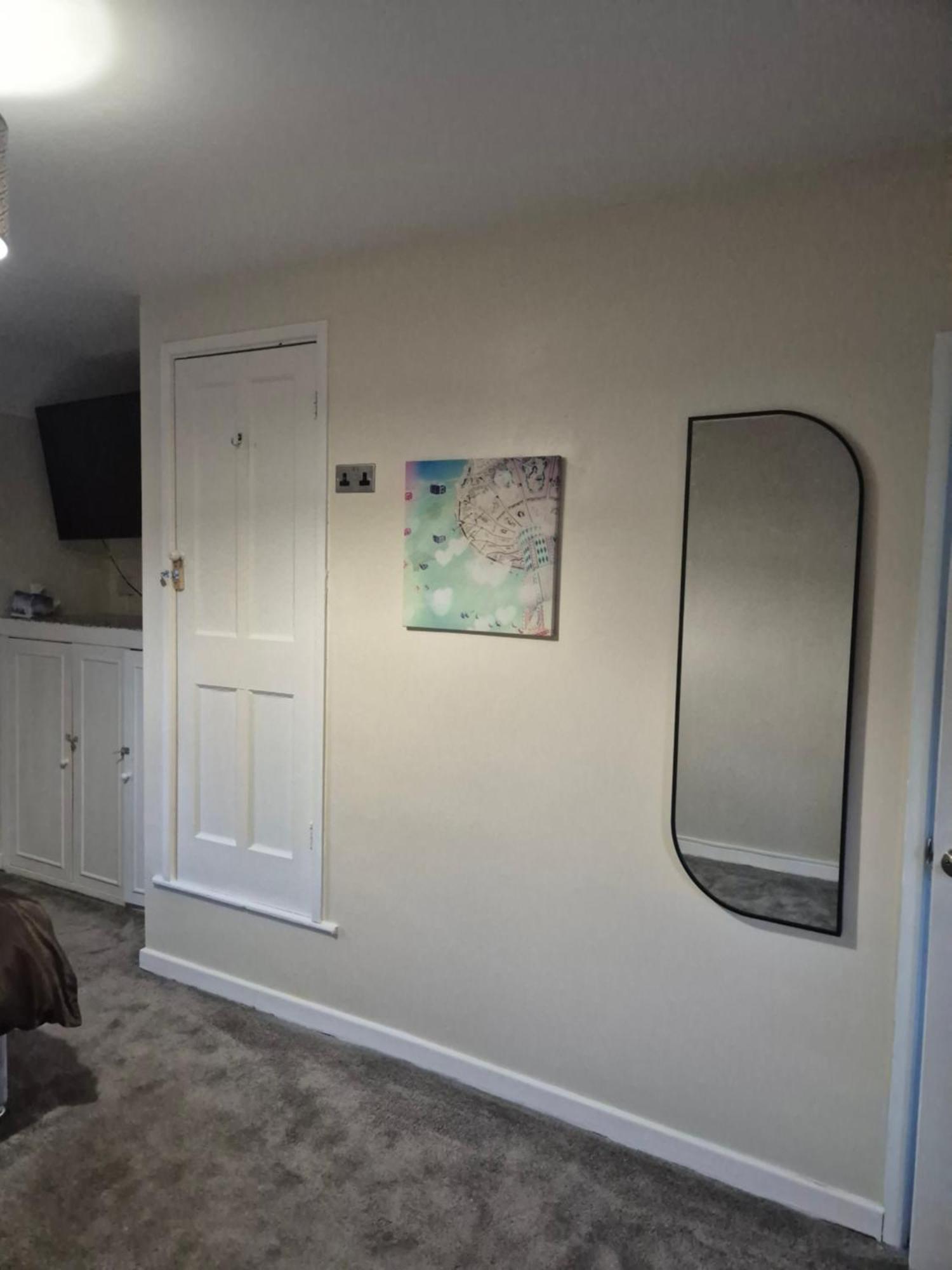 Accomadation Wrexham Esterno foto
