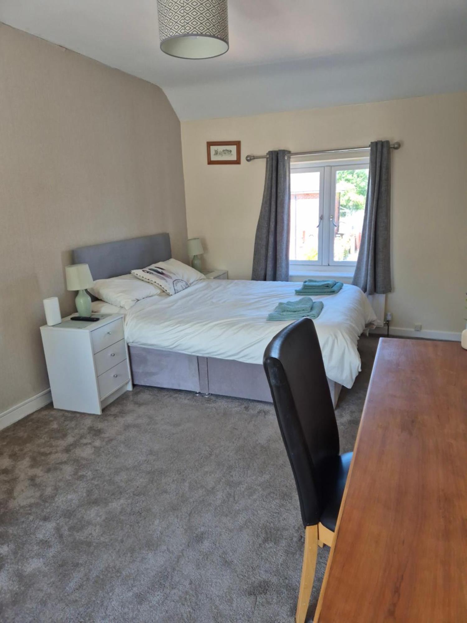 Accomadation Wrexham Esterno foto
